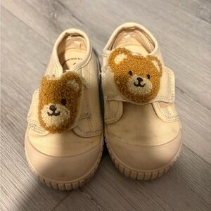 Wonder Nation Beige Bear Accent Kids Sneakers